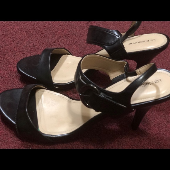 Black heels. - Picture 2 of 3